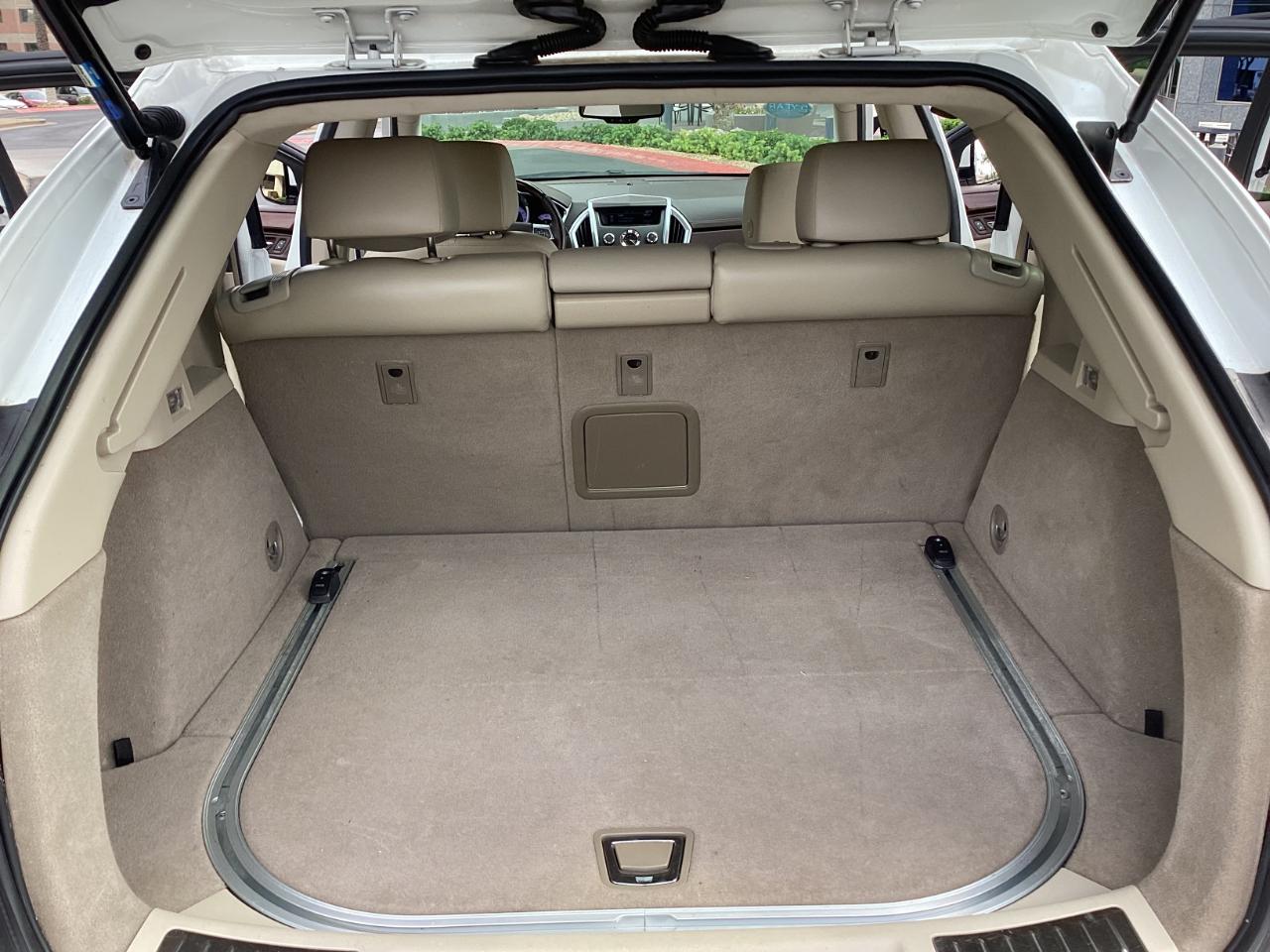 Cadillac SRX Luxury 2012