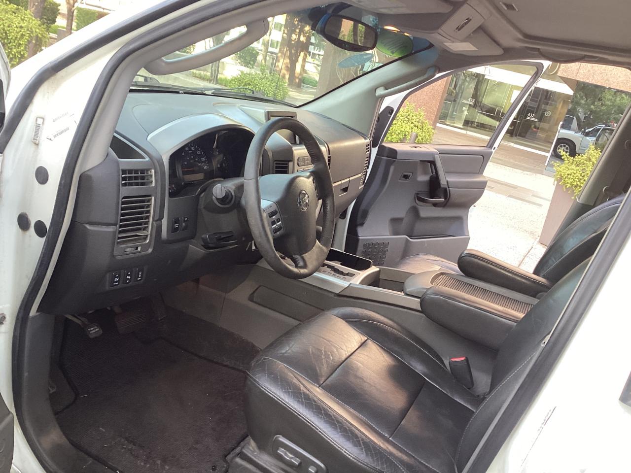 Nissan Titan XE Crew Cab 4WD 2005