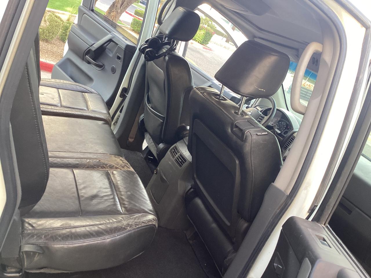 Nissan Titan XE Crew Cab 4WD 2005