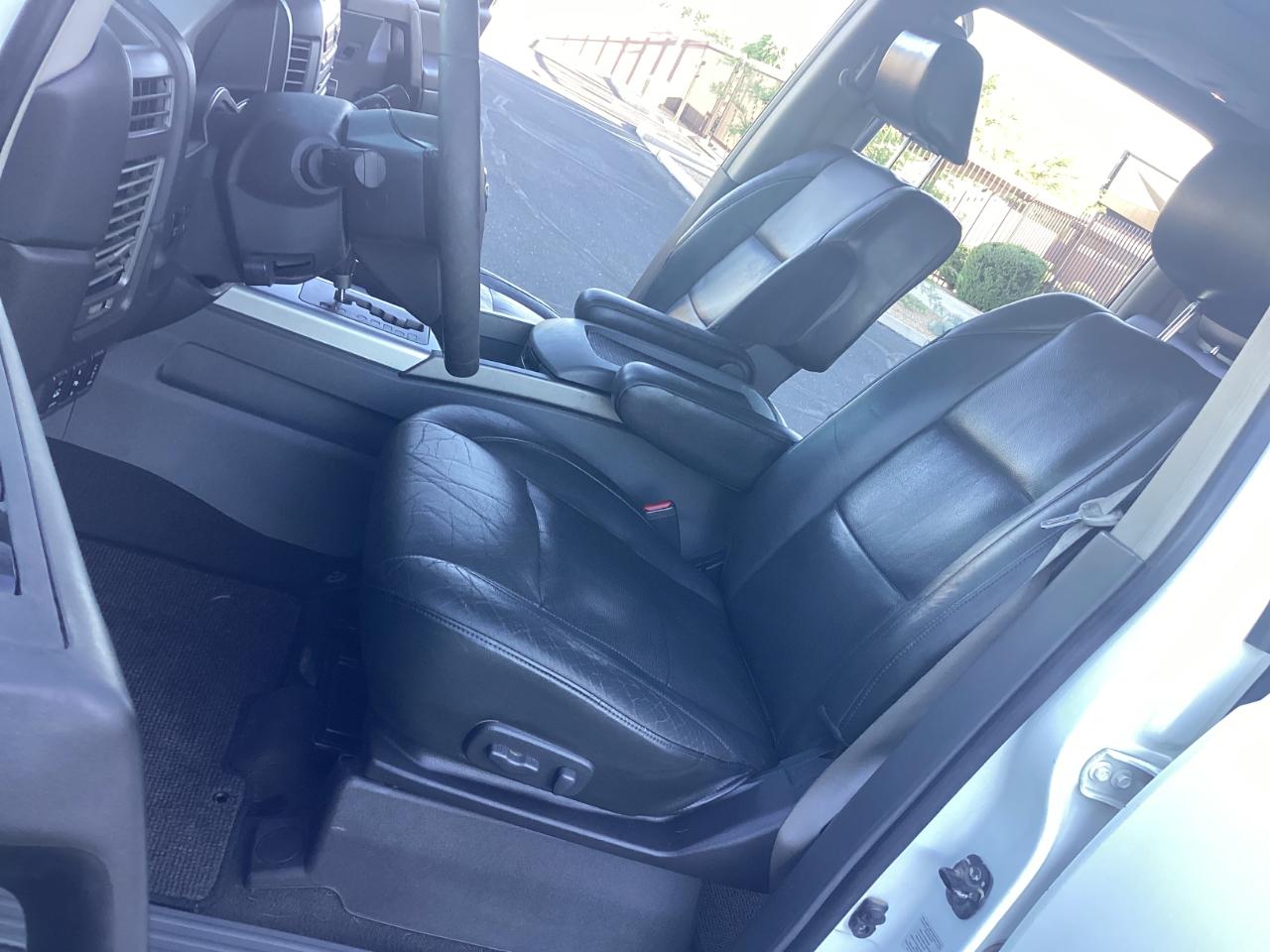 Nissan Titan XE Crew Cab 4WD 2005