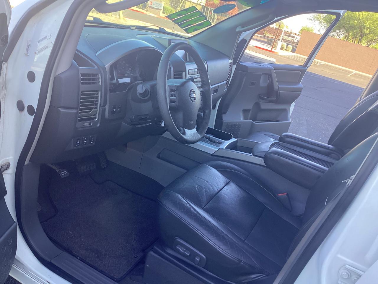 Nissan Titan XE Crew Cab 4WD 2005