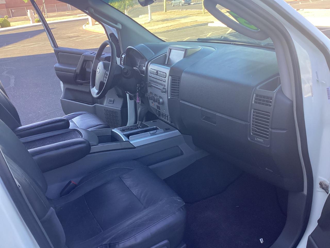 Nissan Titan XE Crew Cab 4WD 2005
