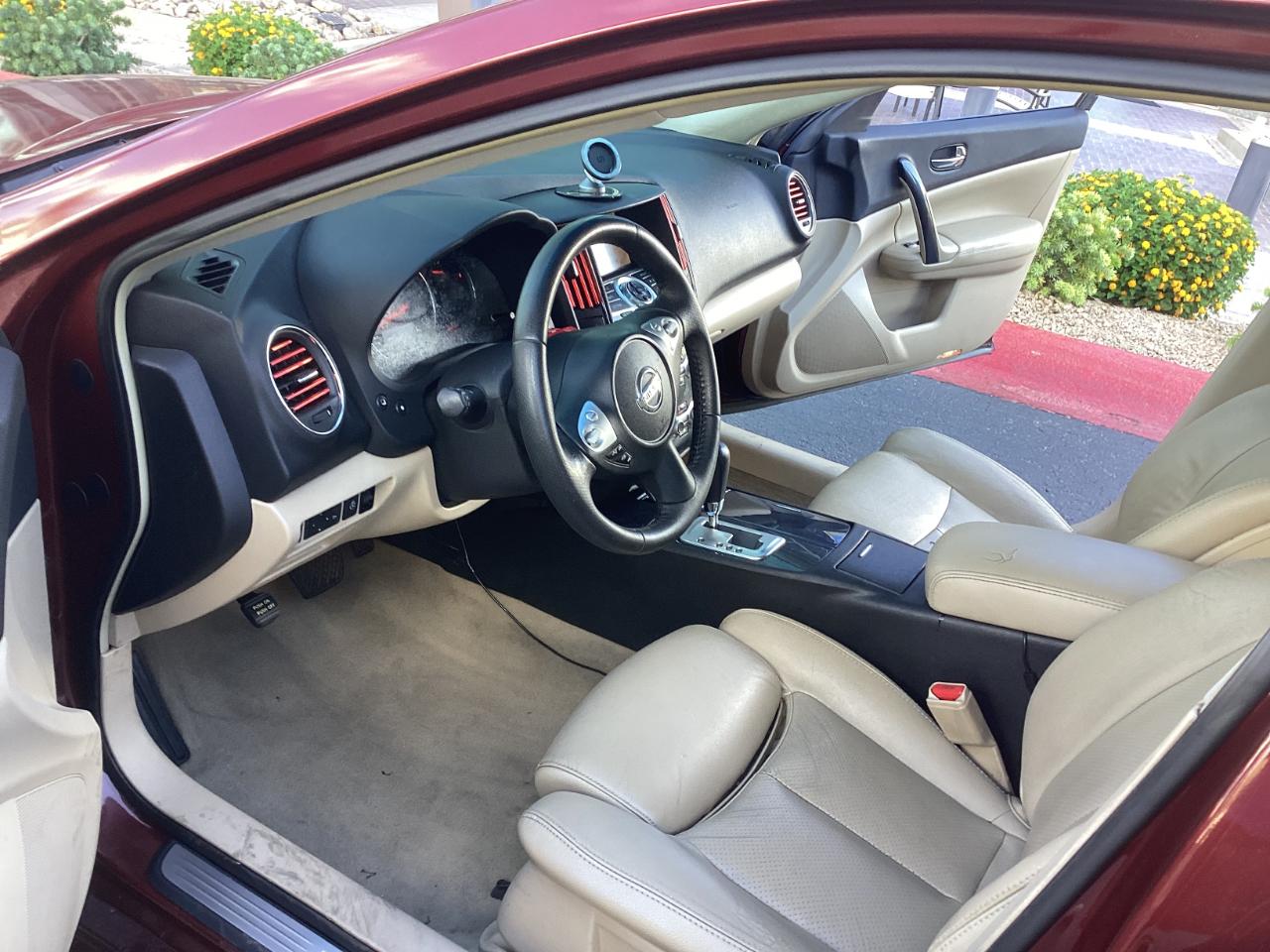 Nissan Maxima SV 2012