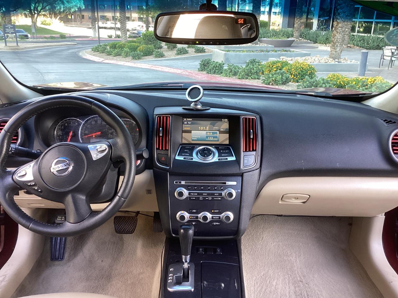 Nissan Maxima SV 2012