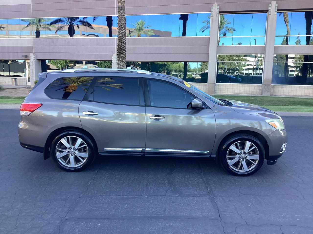 Nissan Pathfinder S 4WD 2014