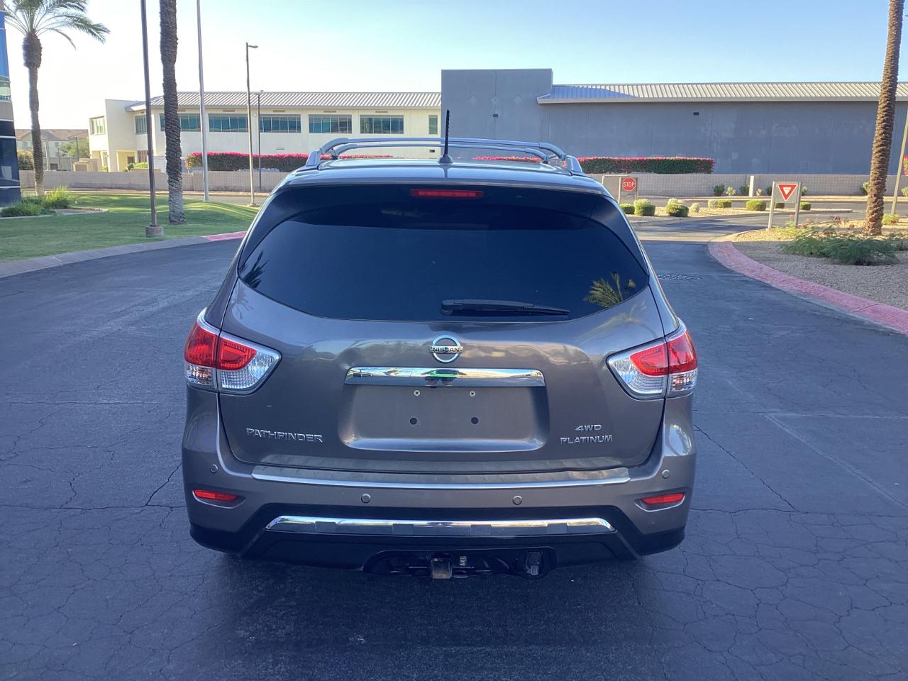 Nissan Pathfinder S 4WD 2014