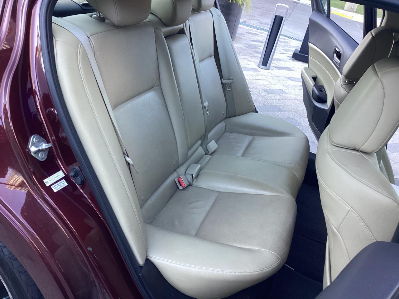 Acura ILX 5-Spd AT w/ Technology Package 2013