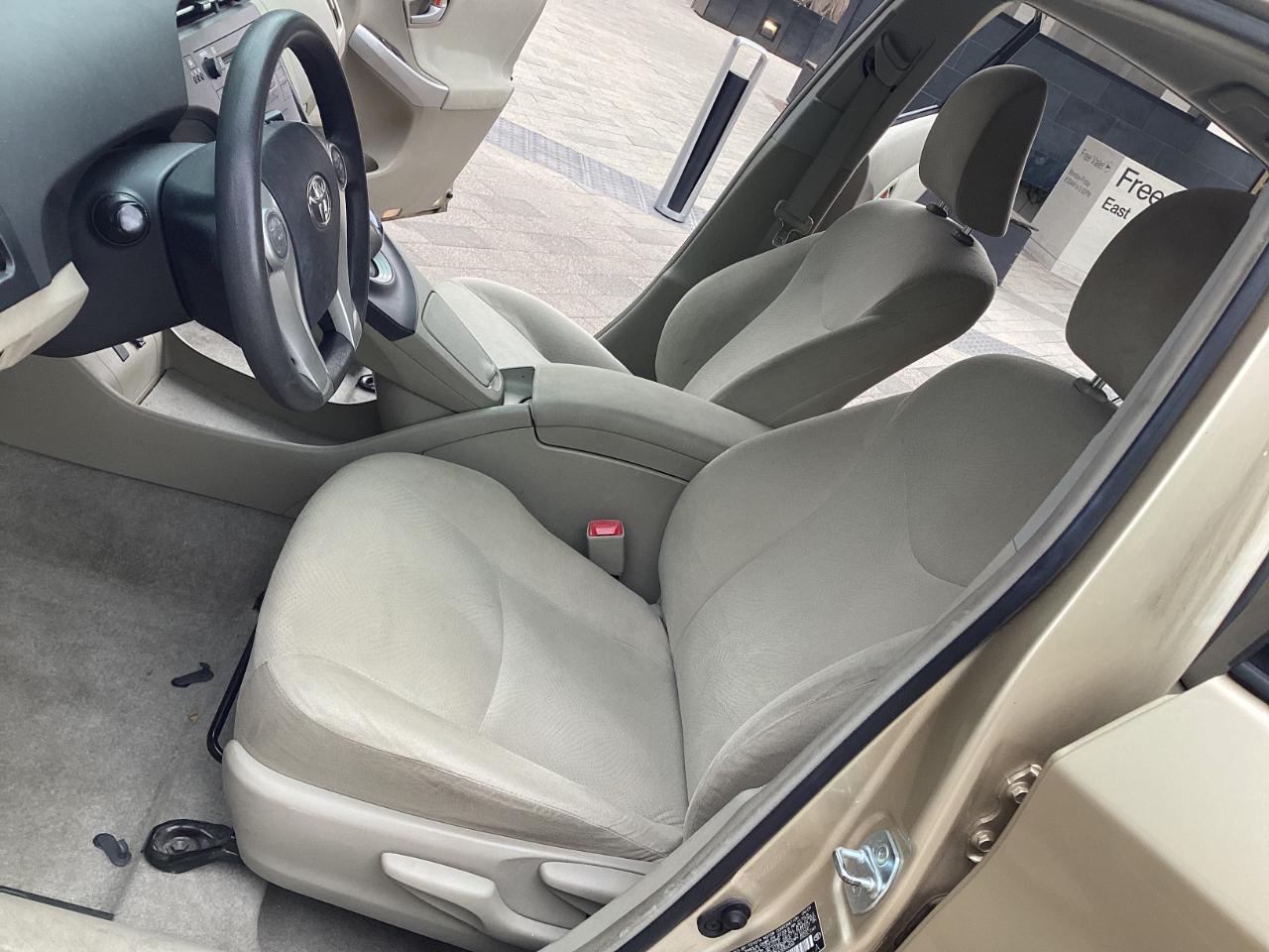 Toyota Prius Prius V 2010
