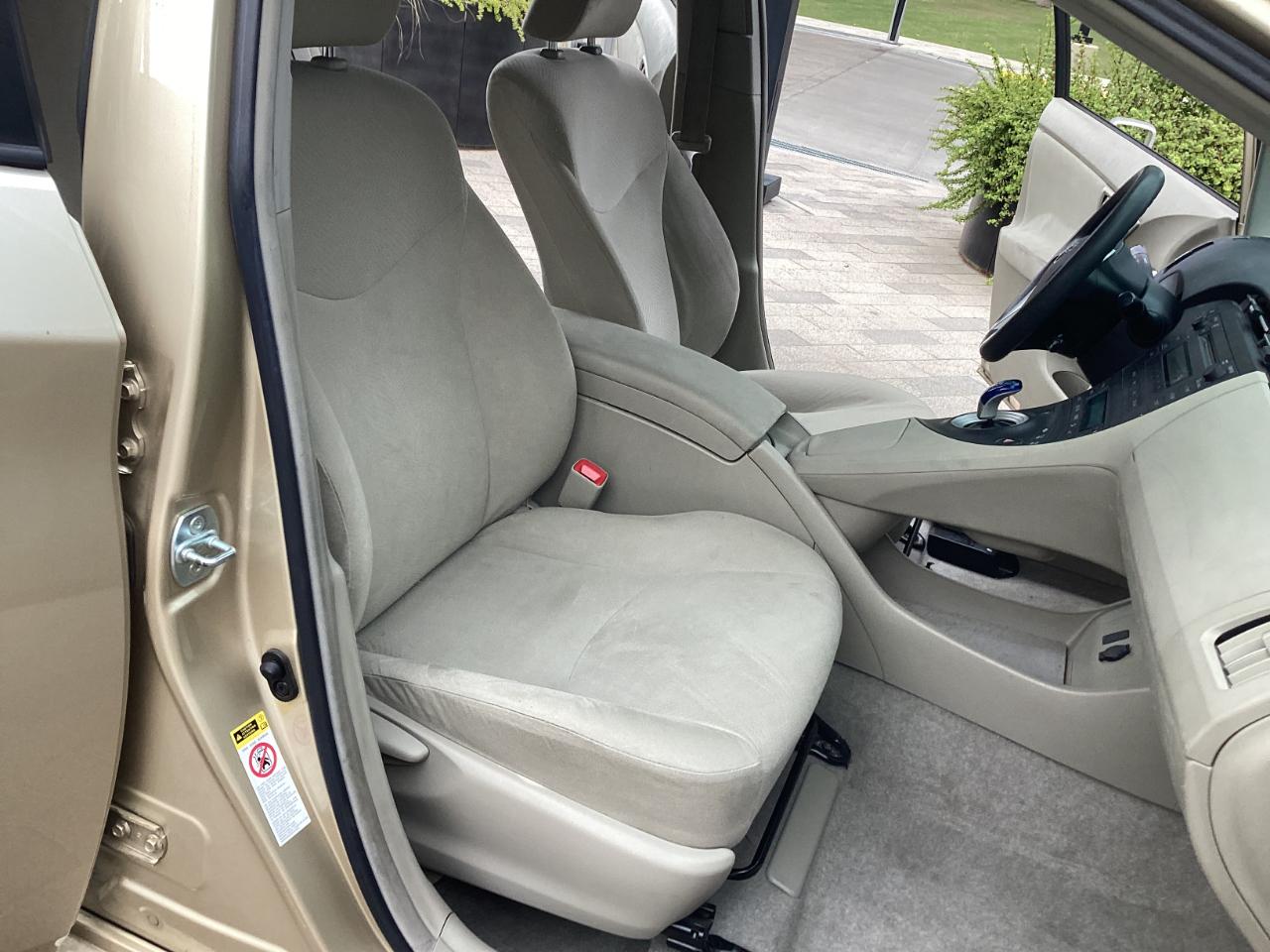 Toyota Prius Prius V 2010