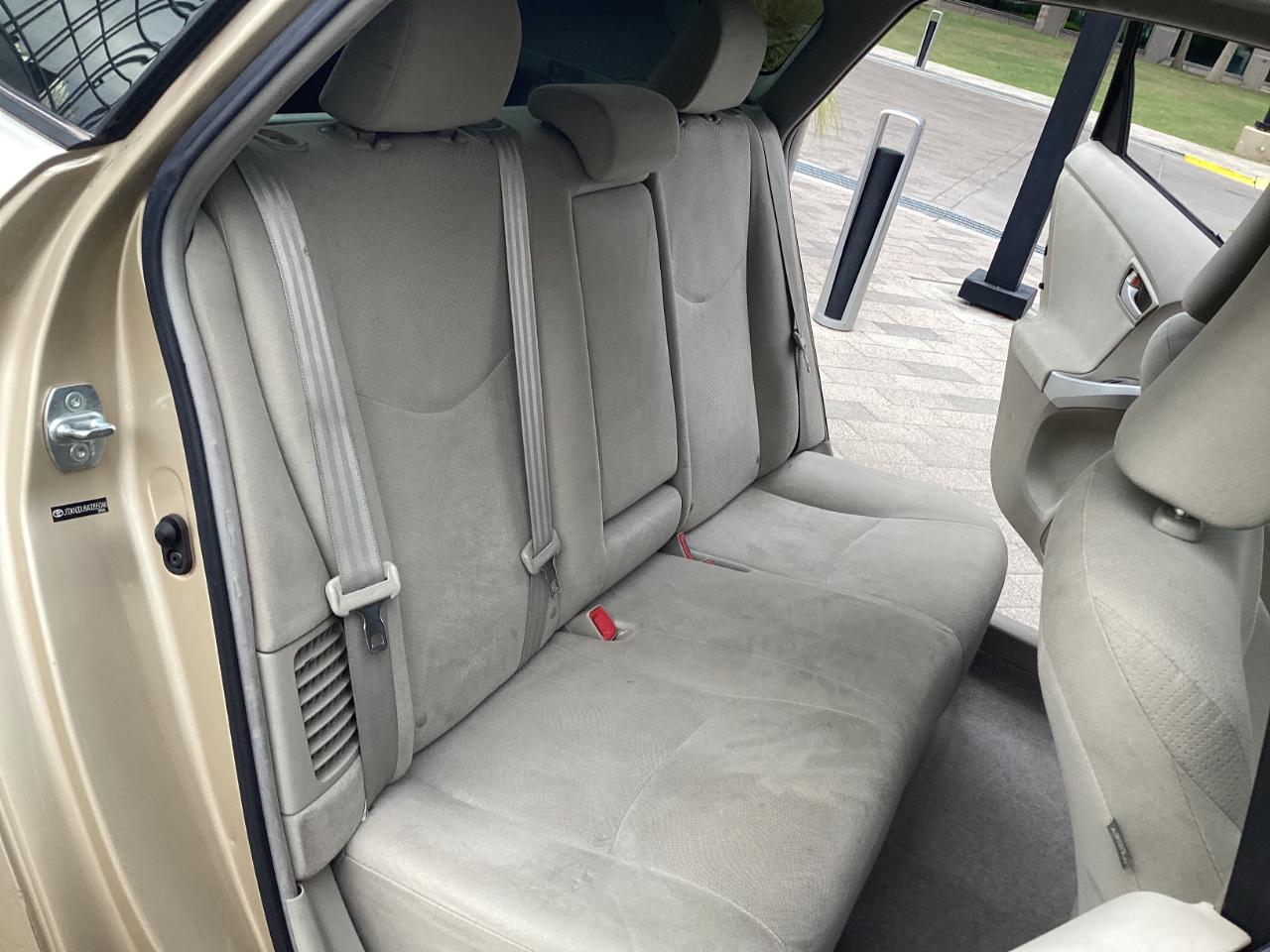 Toyota Prius Prius V 2010