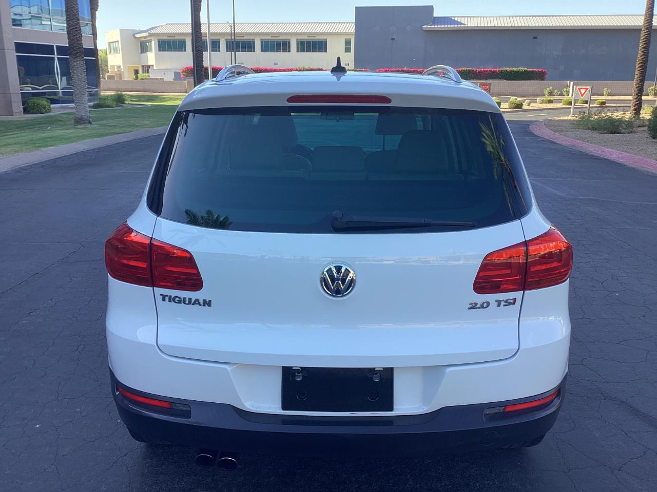 Volkswagen Tiguan SE 2015