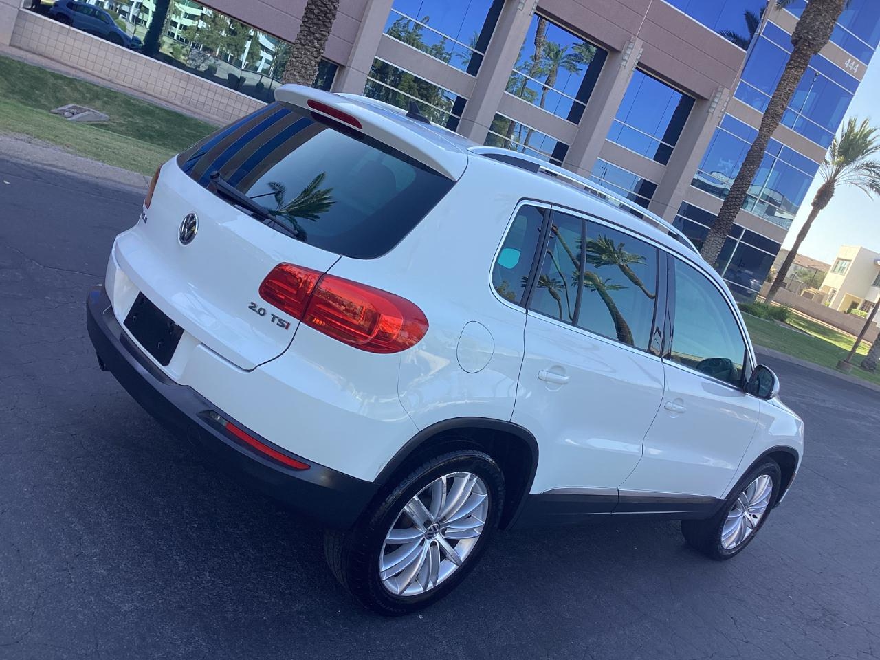 Volkswagen Tiguan SE 2015