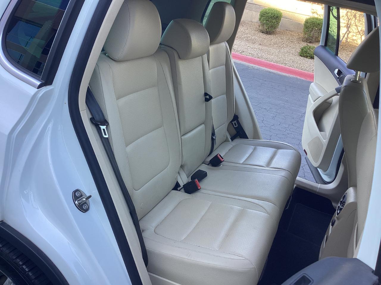 Volkswagen Tiguan SE 2015