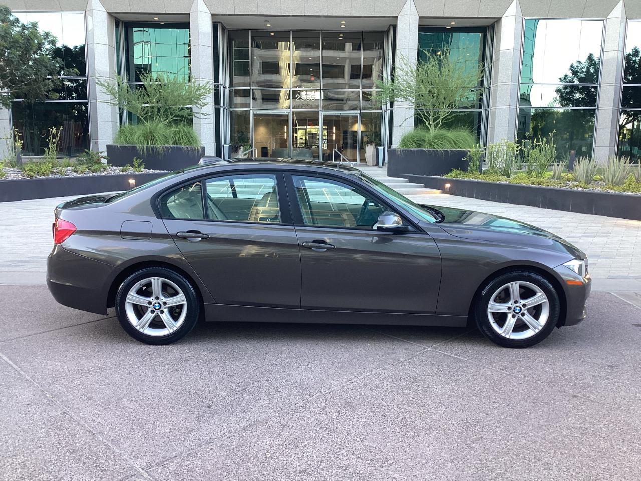 BMW 3-Series 328i Sedan 2013