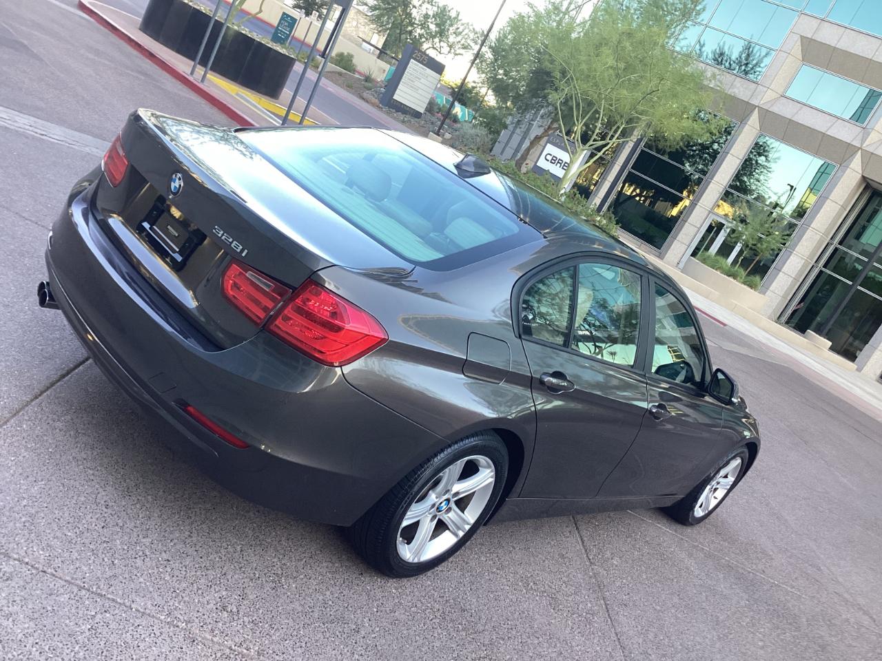 BMW 3-Series 328i Sedan 2013
