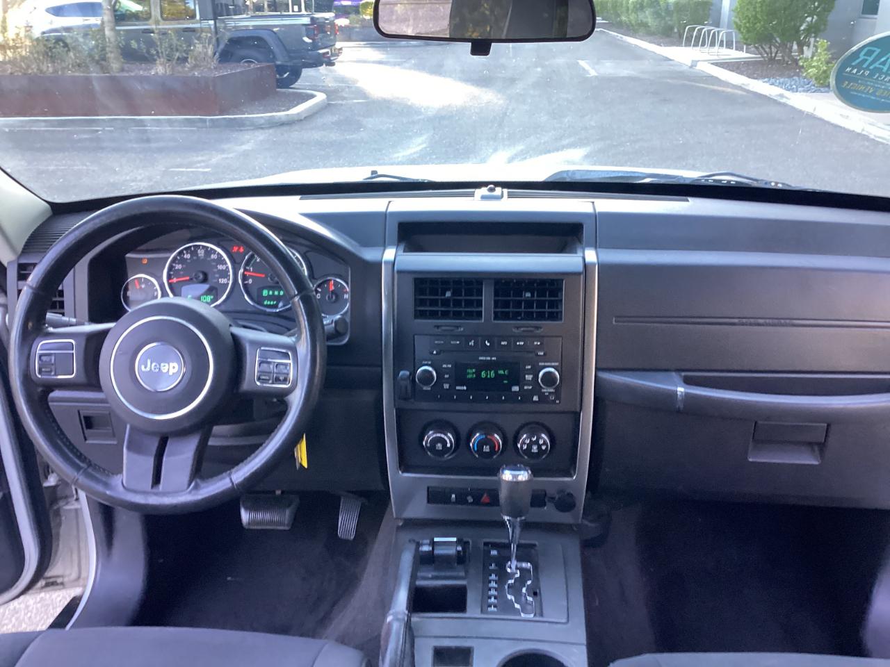 Jeep Liberty Sport 4WD 2011