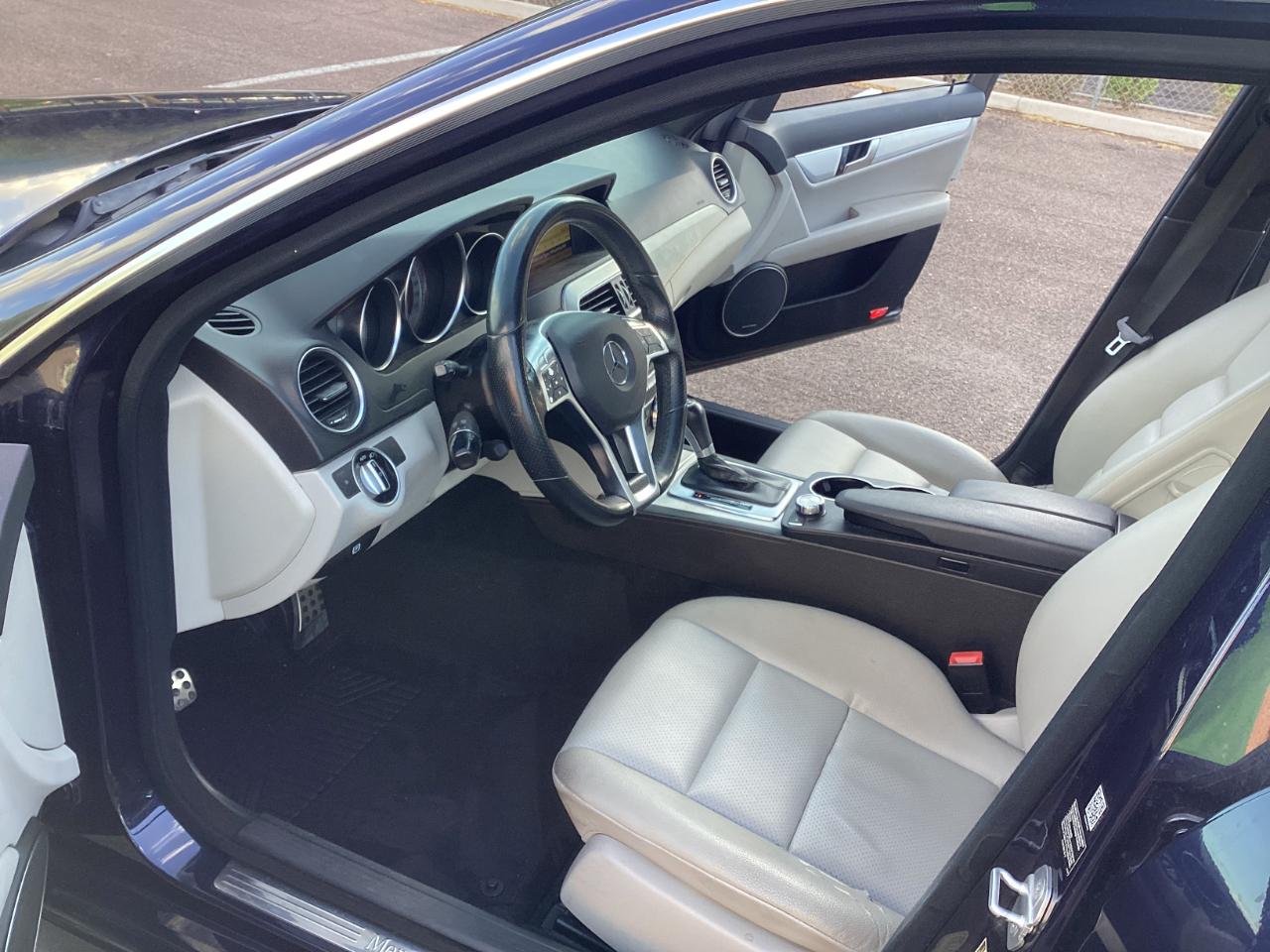 Mercedes-Benz C-Class C300 4MATIC Luxury Sedan 2012