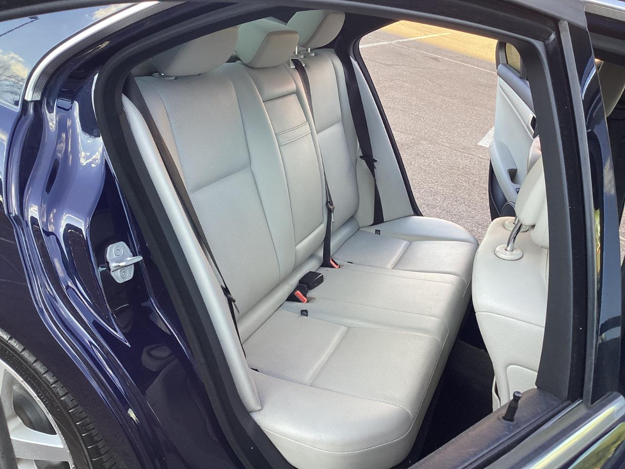 Mercedes-Benz C-Class C300 4MATIC Luxury Sedan 2012