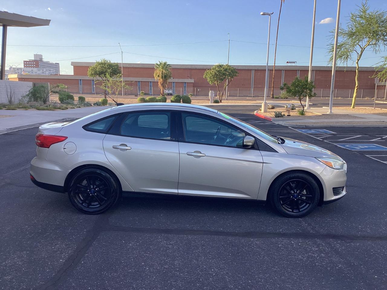 Ford Focus SE Sedan 2017