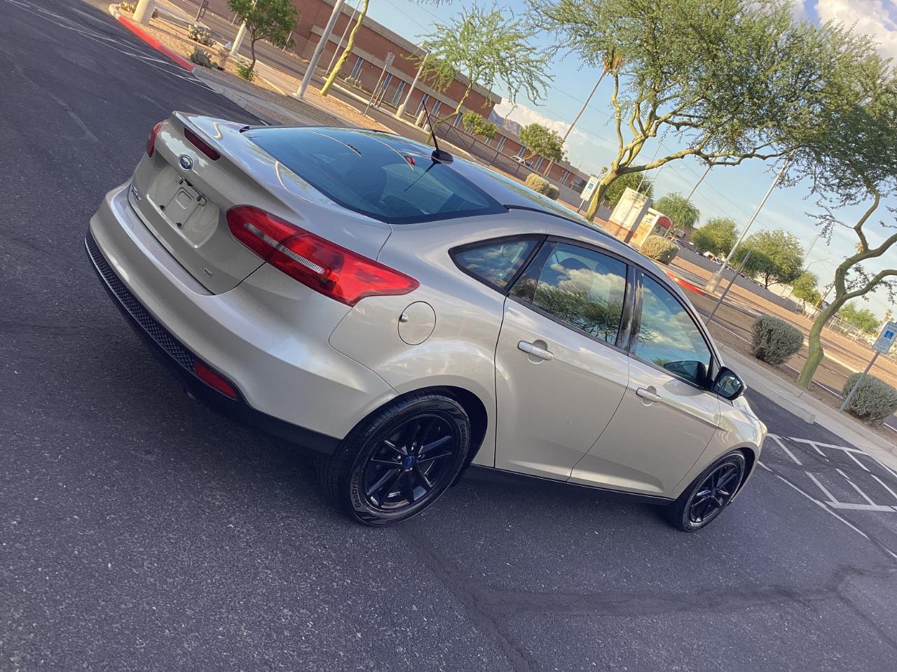 Ford Focus SE Sedan 2017