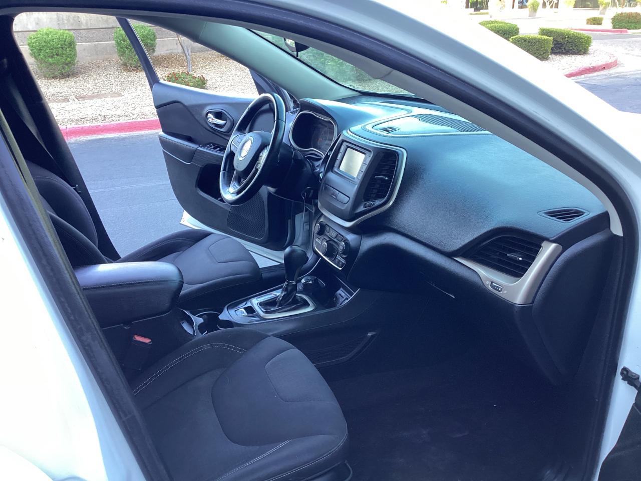 Jeep Cherokee Latitude 4WD 2015