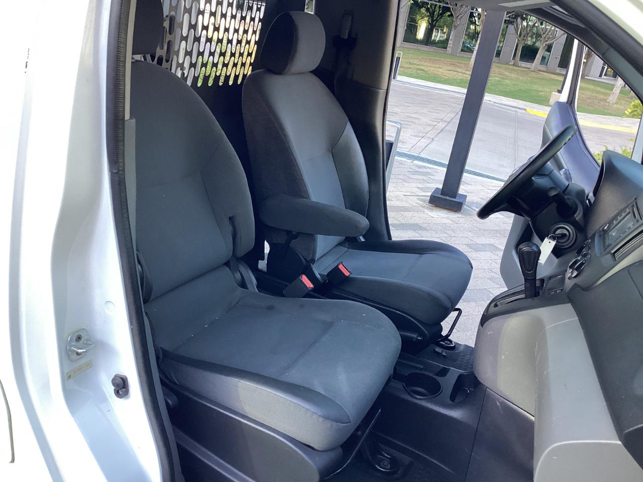Nissan NV200 SV 2015
