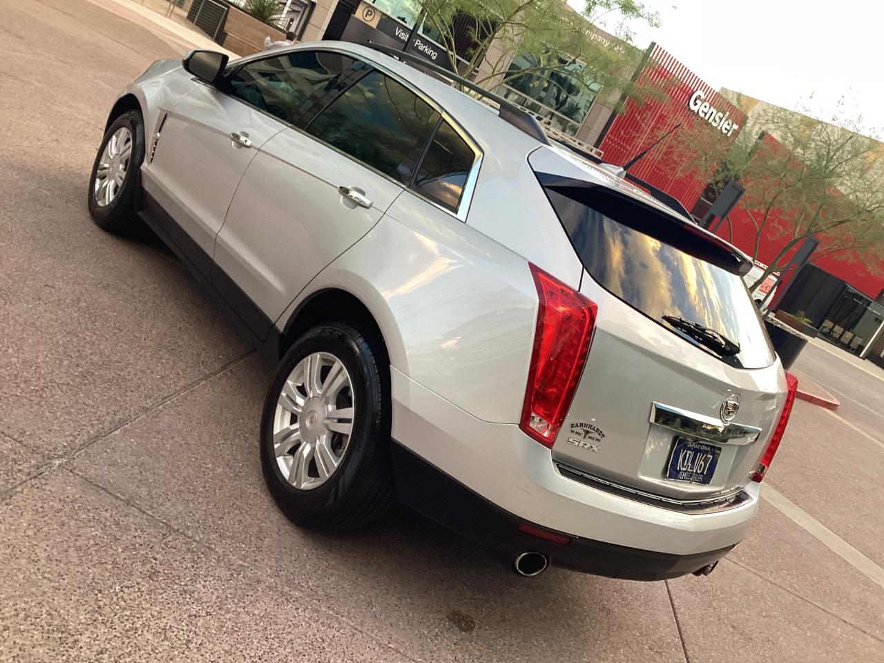 Cadillac SRX Base 2012