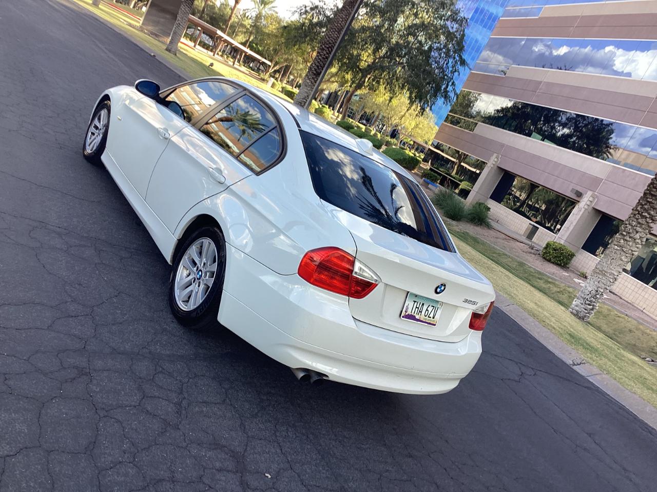 BMW 3-Series 325i Sedan 2006