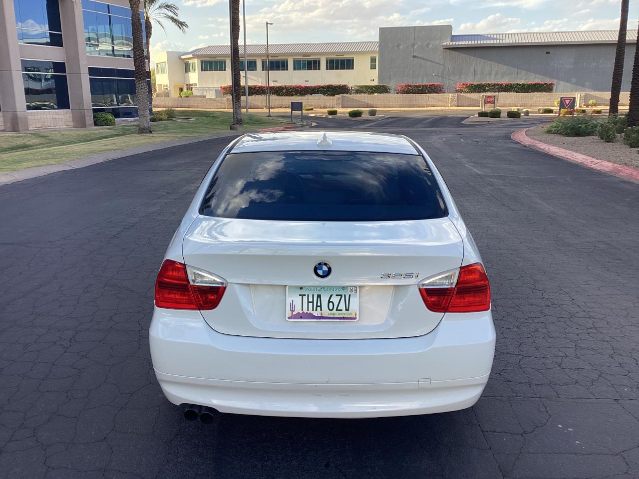 BMW 3-Series 325i Sedan 2006