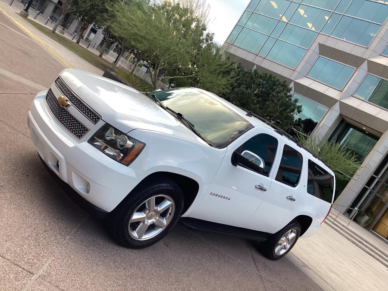 Chevrolet Suburban LT 1500 4WD 2012