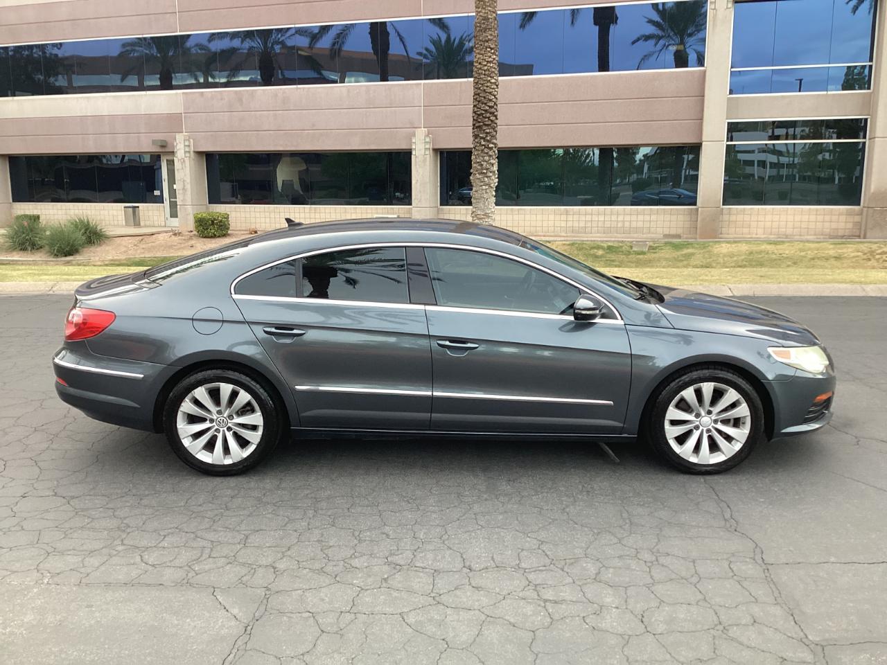 Volkswagen CC Sport PZEV 2011