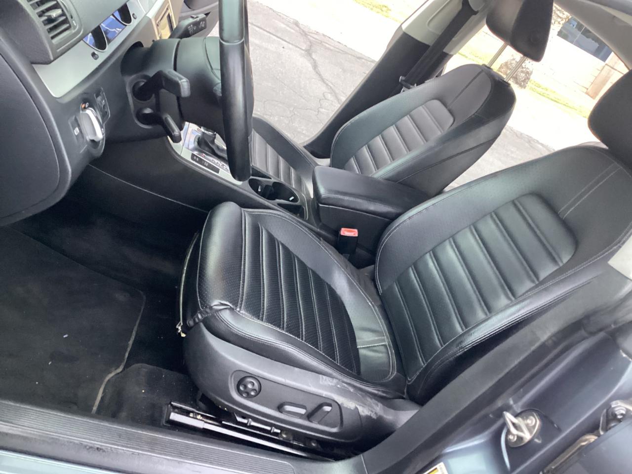 Volkswagen CC Sport PZEV 2011