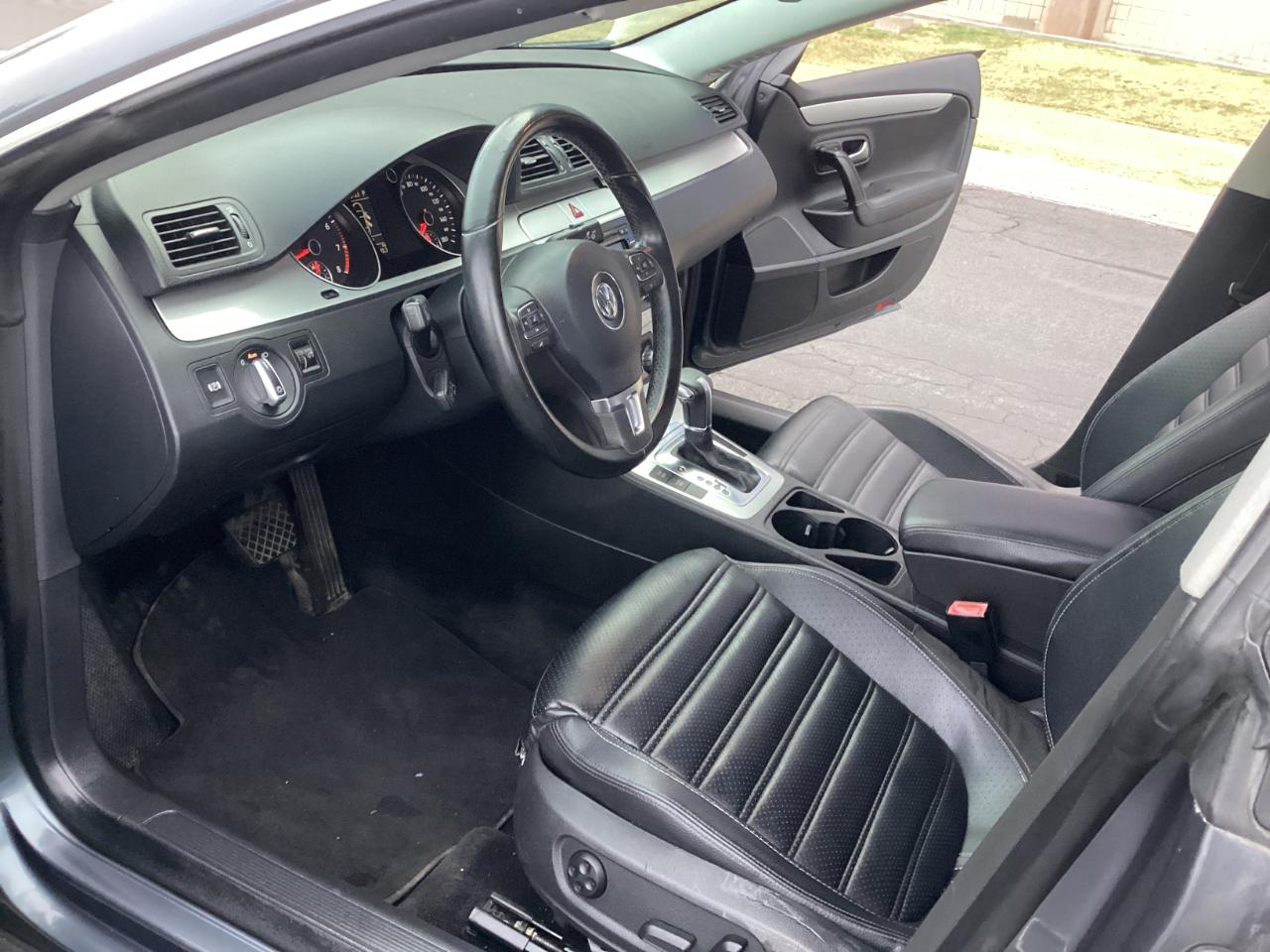 Volkswagen CC Sport PZEV 2011