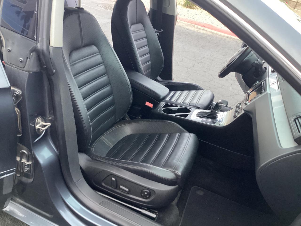 Volkswagen CC Sport PZEV 2011