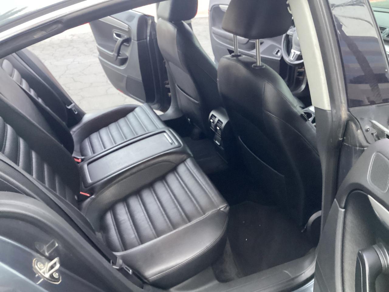 Volkswagen CC Sport PZEV 2011