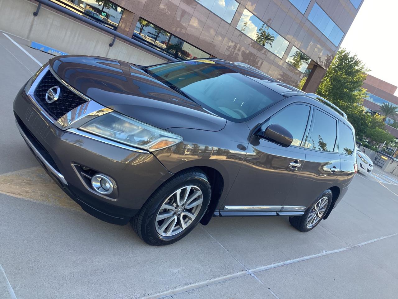 Nissan Pathfinder SV 2WD 2015
