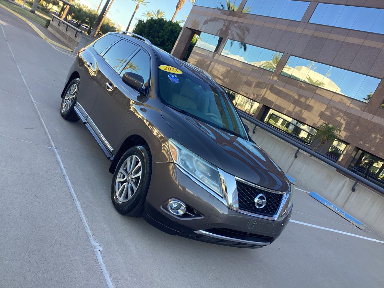 Nissan Pathfinder SV 2WD 2015