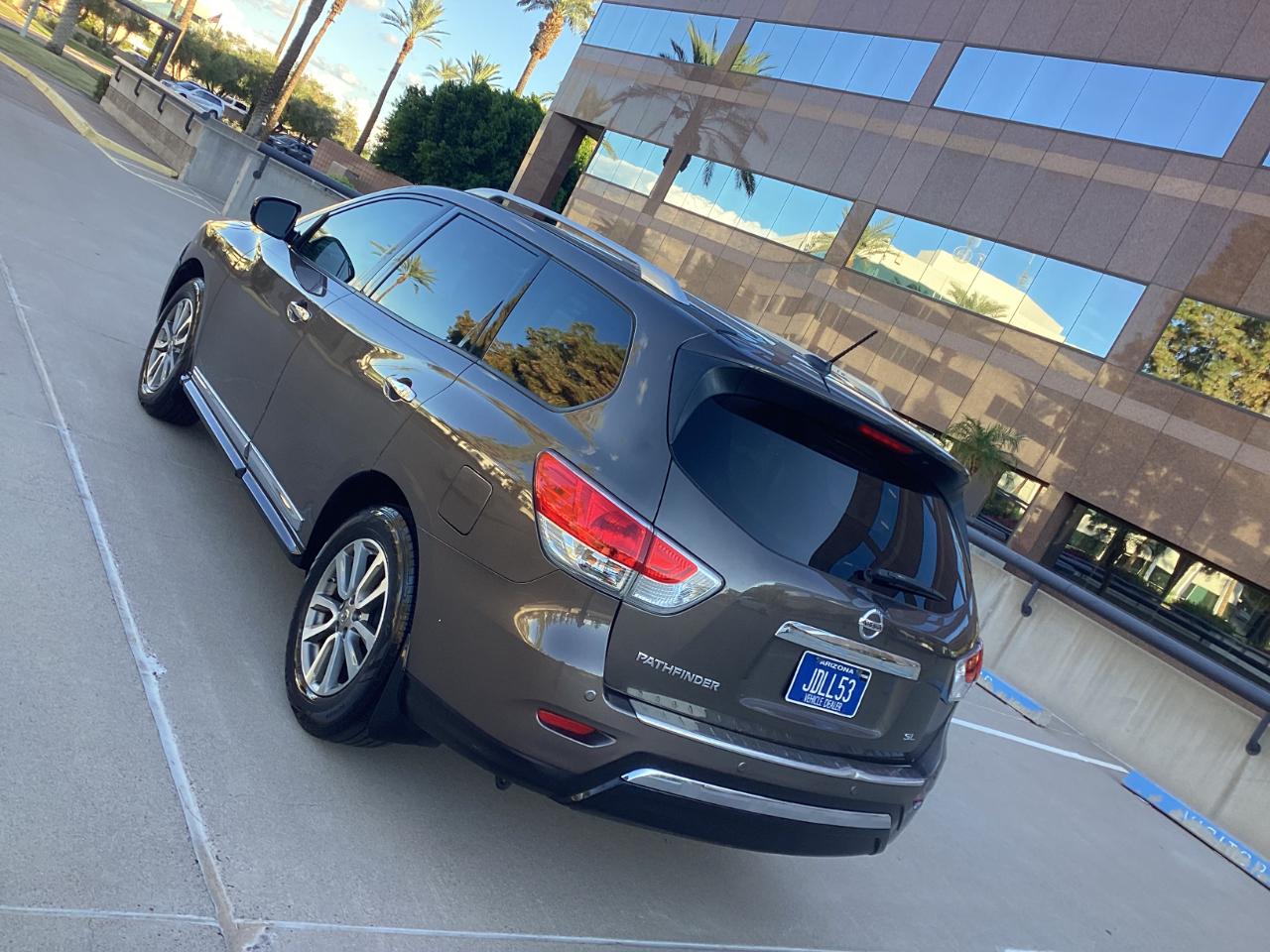 Nissan Pathfinder SV 2WD 2015