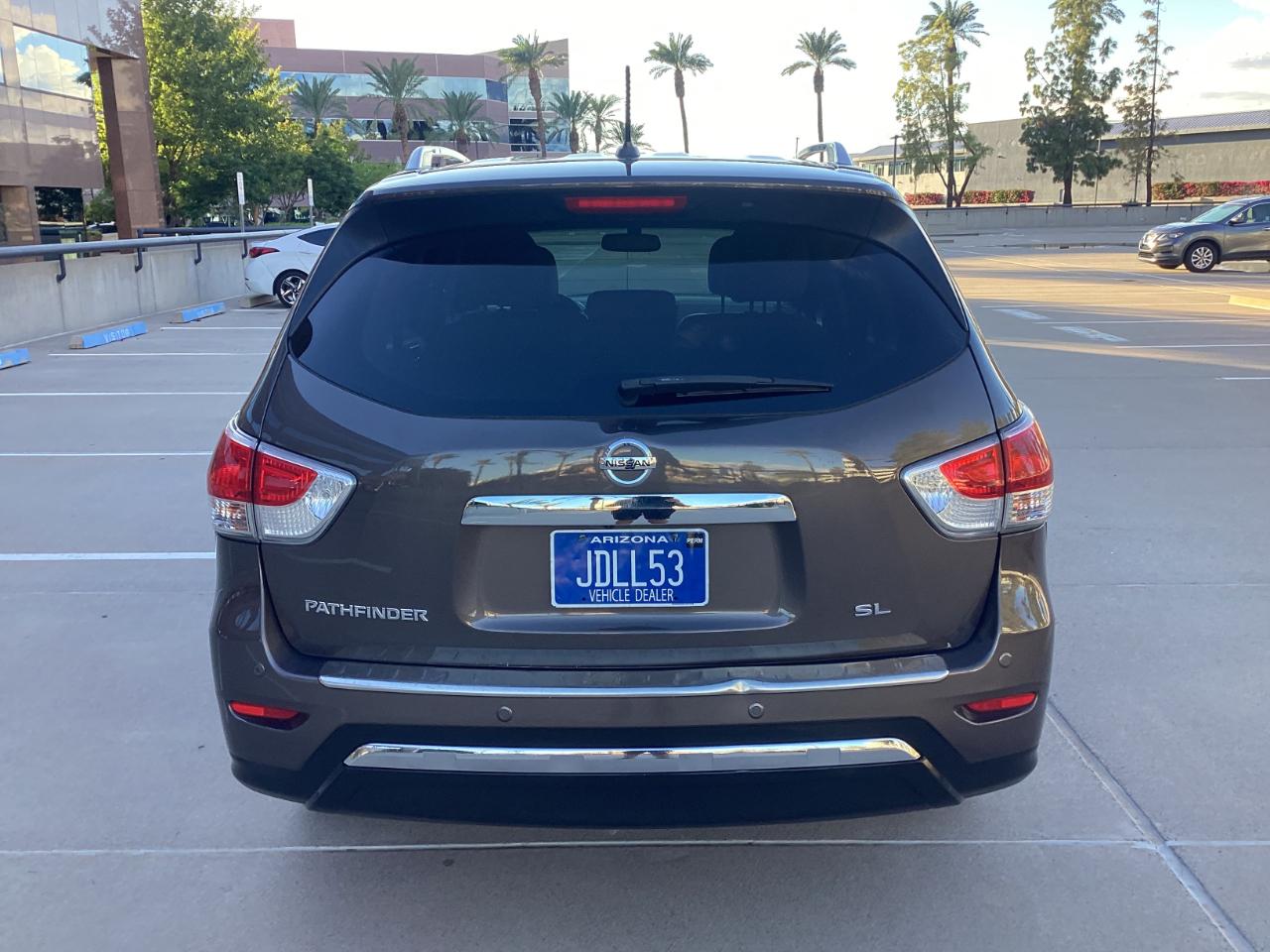 Nissan Pathfinder SV 2WD 2015