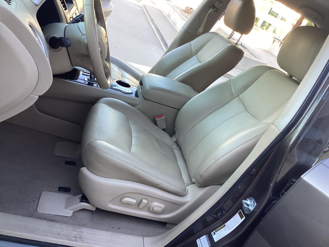 Nissan Pathfinder SV 2WD 2015