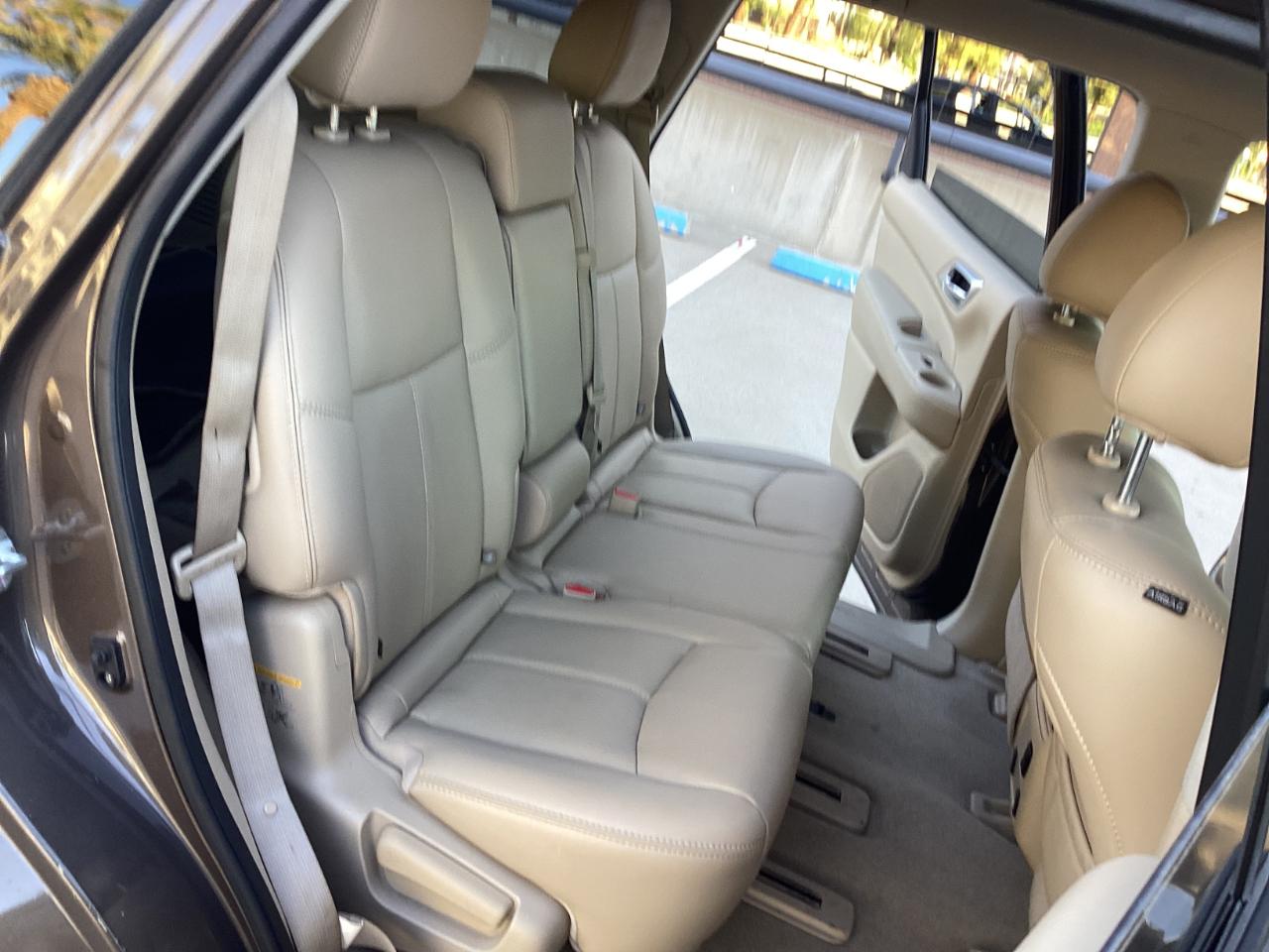 Nissan Pathfinder SV 2WD 2015