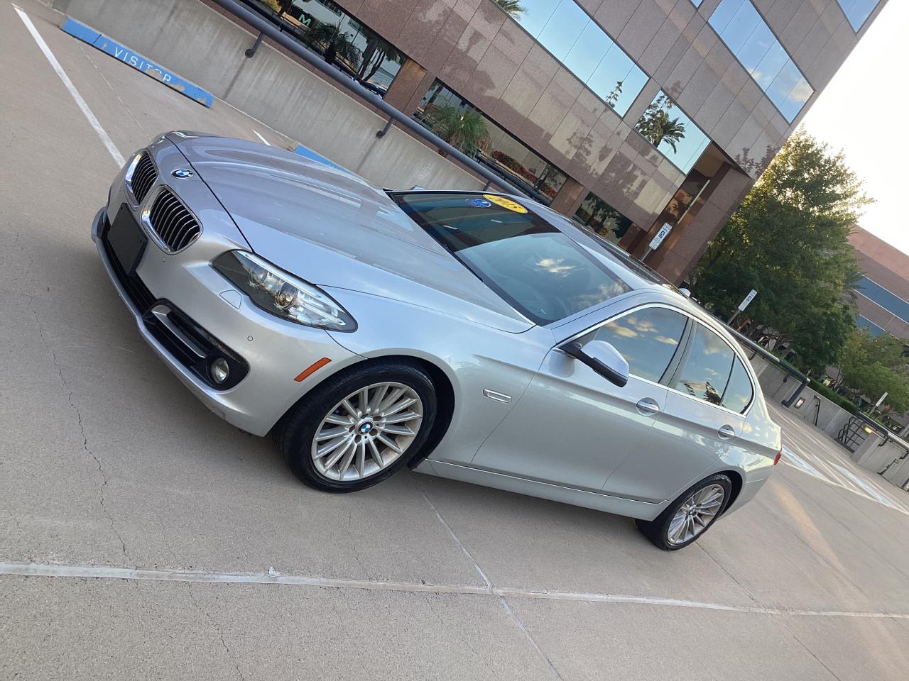 BMW 5-Series 528i 2015