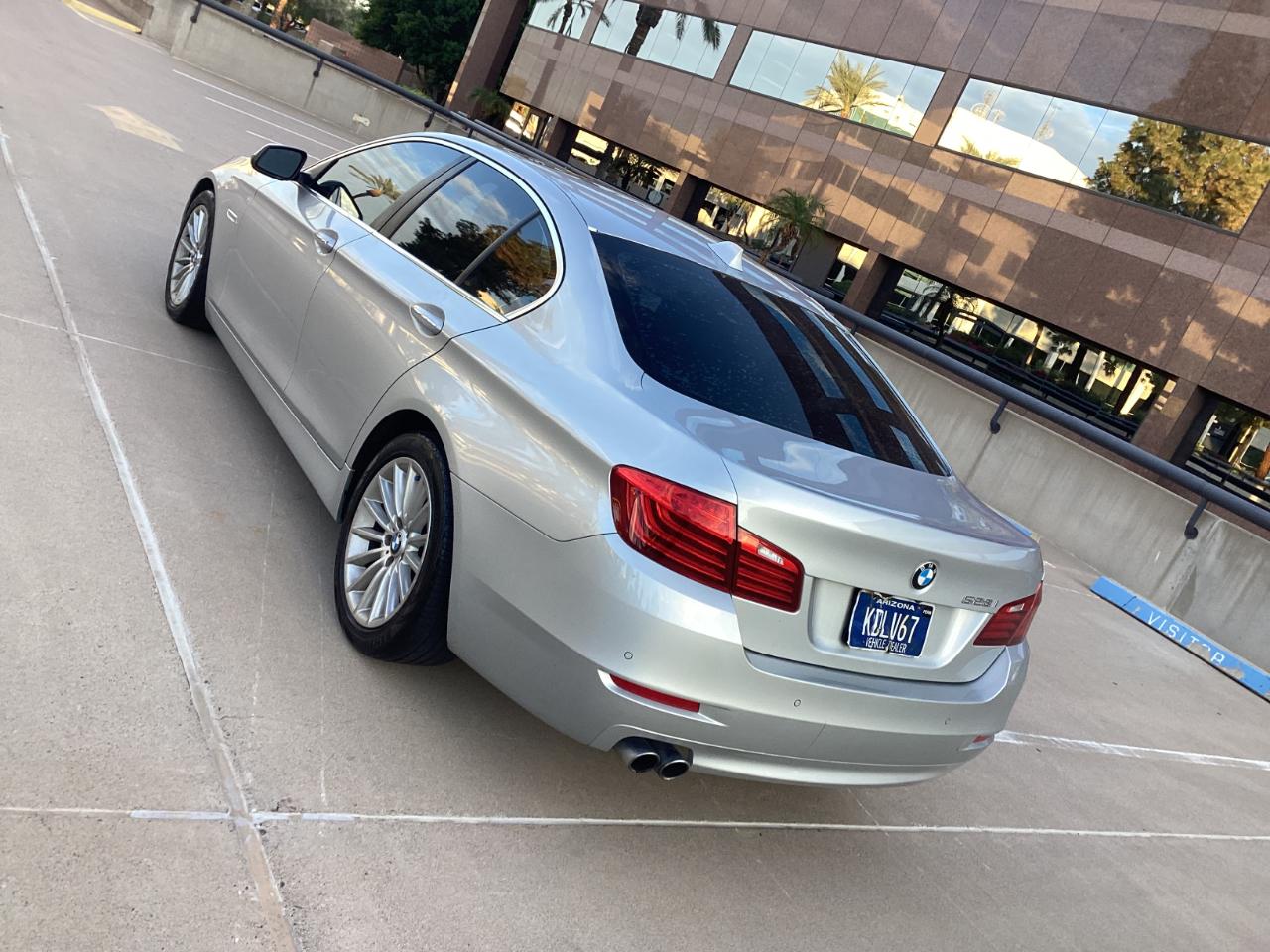 BMW 5-Series 528i 2015