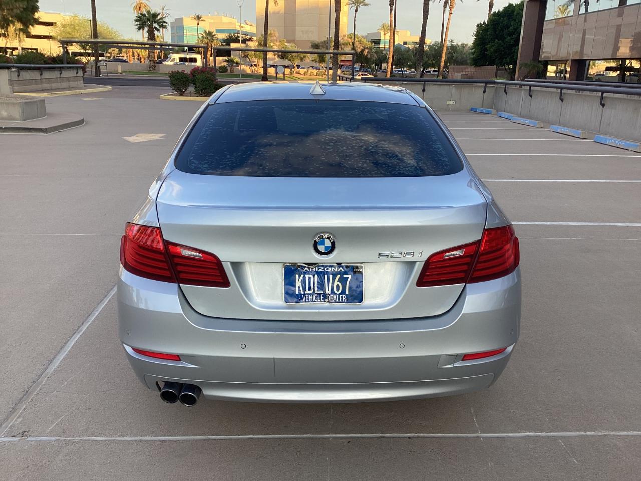 BMW 5-Series 528i 2015