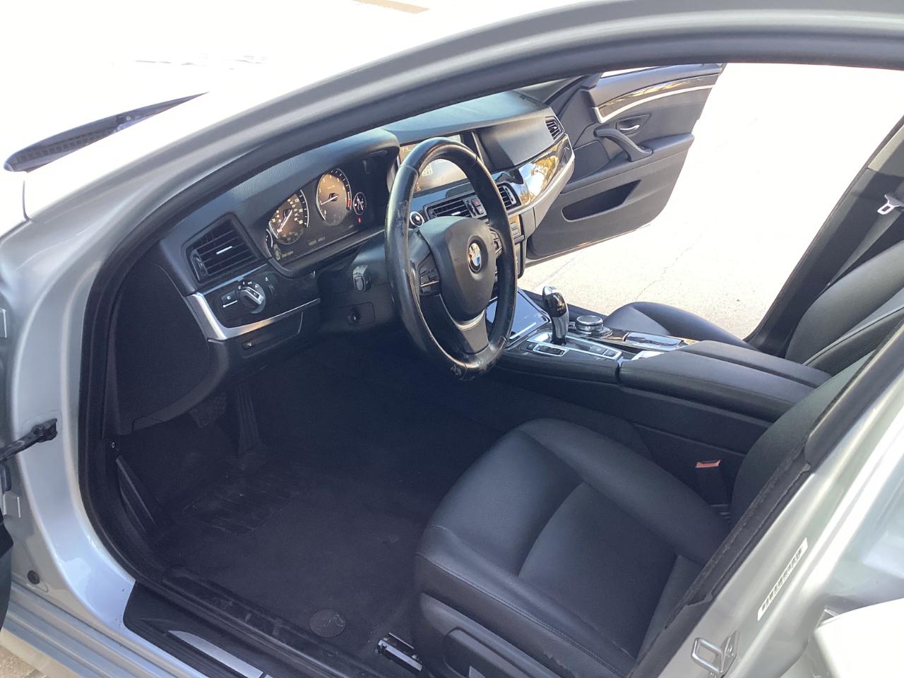 BMW 5-Series 528i 2015