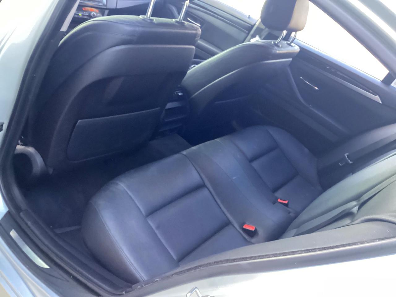 BMW 5-Series 528i 2015