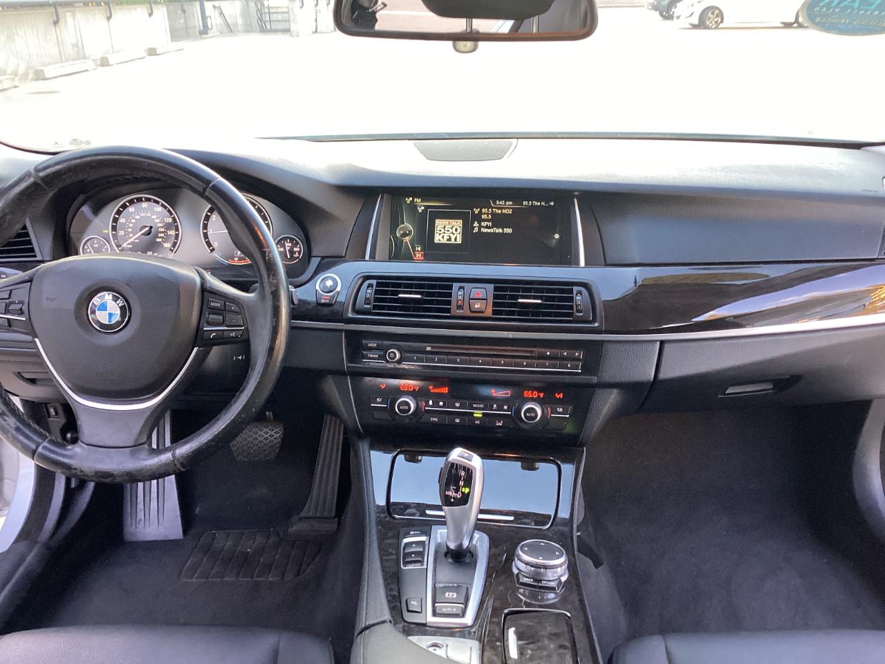 BMW 5-Series 528i 2015