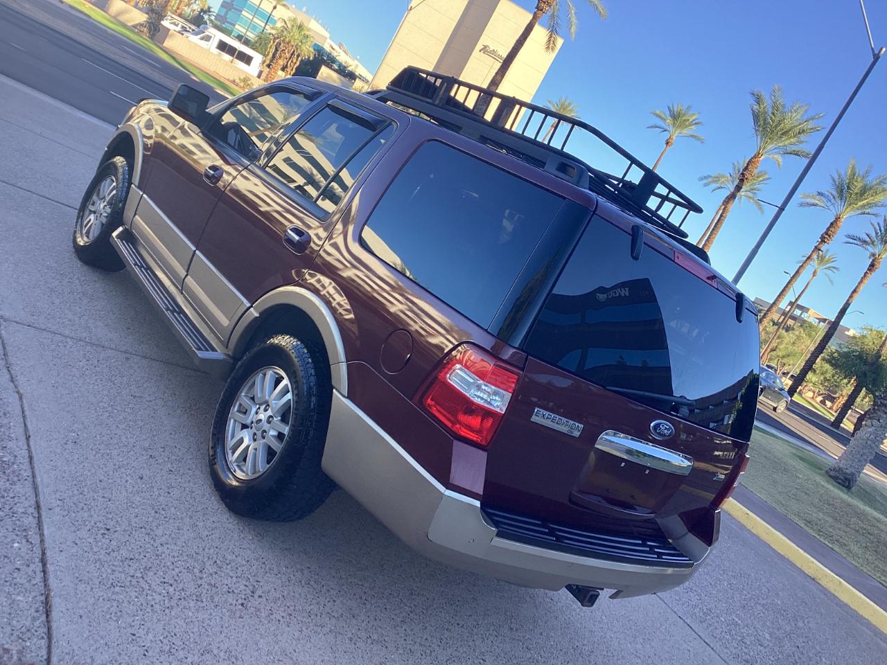 Ford Expedition XLT 4WD 2012
