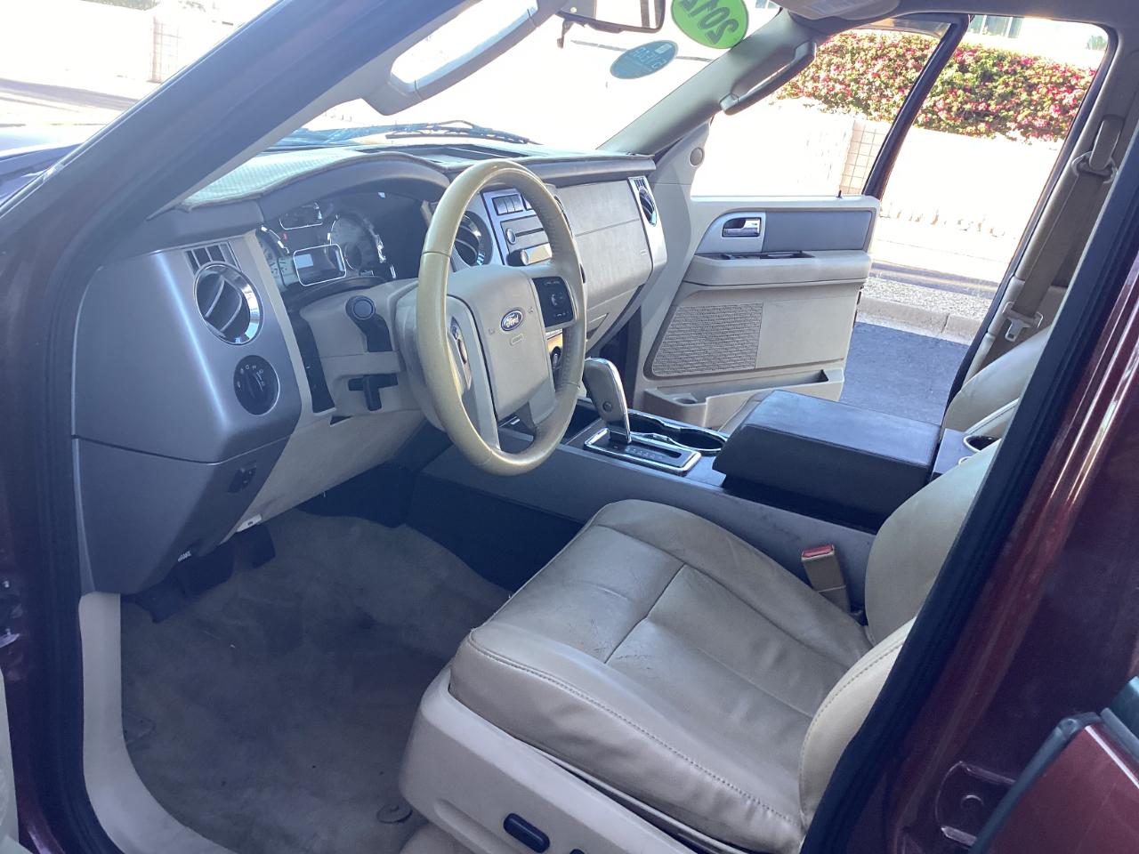 Ford Expedition XLT 4WD 2012