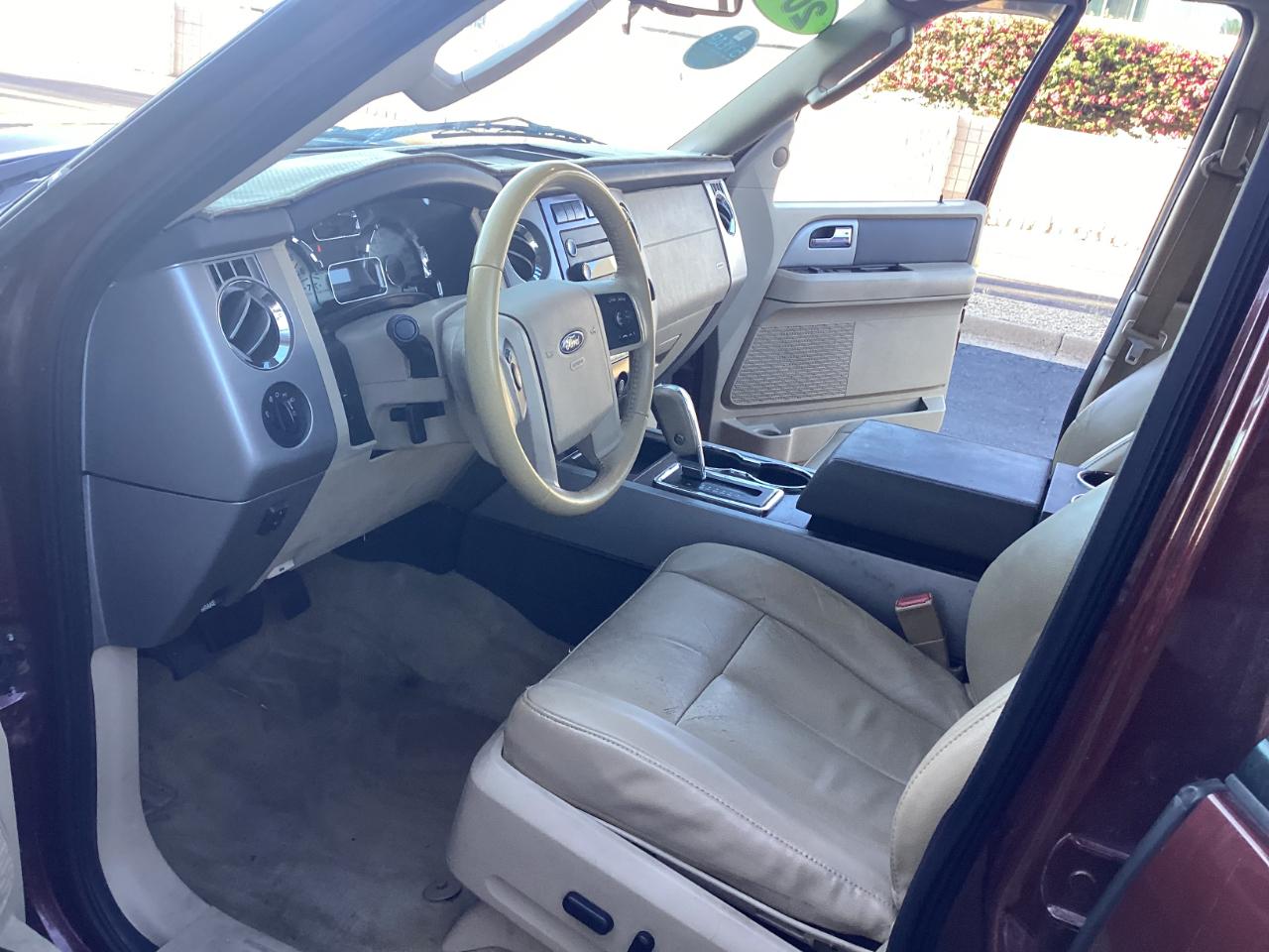 Ford Expedition XLT 4WD 2012